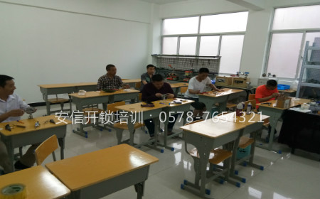 学配汽车钥匙多久:汽车配遥控 学配汽车钥匙多久:汽车配遥控