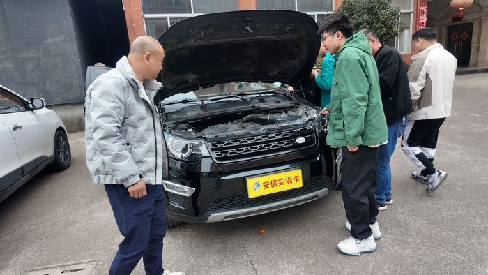 2025汽车芯片钥匙编程培训现场