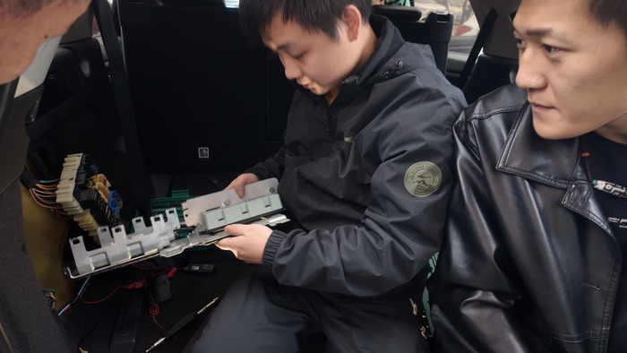 汽车电子解码技术培训学校现场