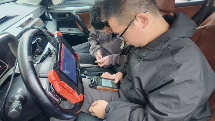 2024汽车防盗解码培训学校现场